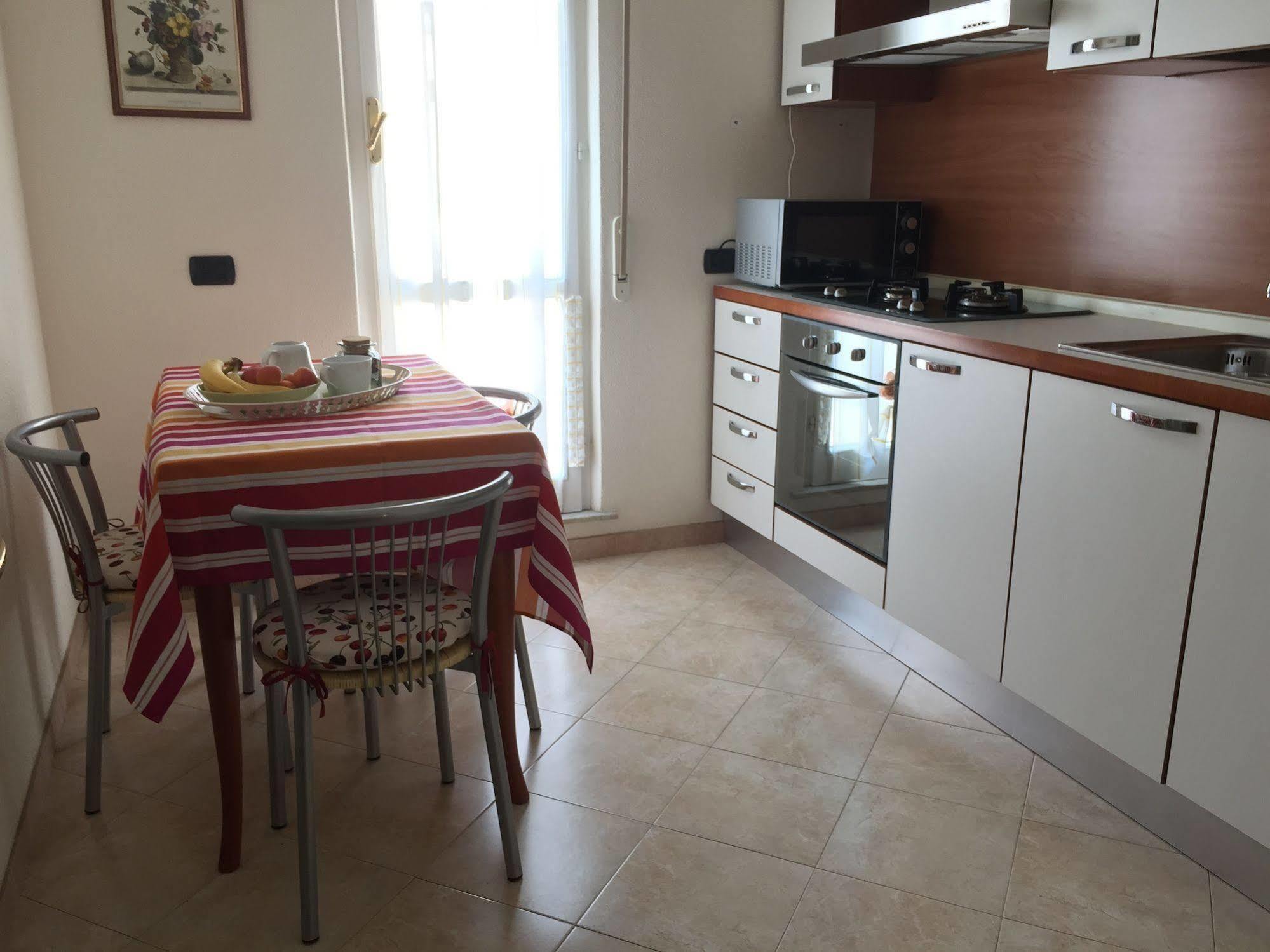 Апартаменты Legnano Attic Кави-ди-Лаванья Экстерьер фото